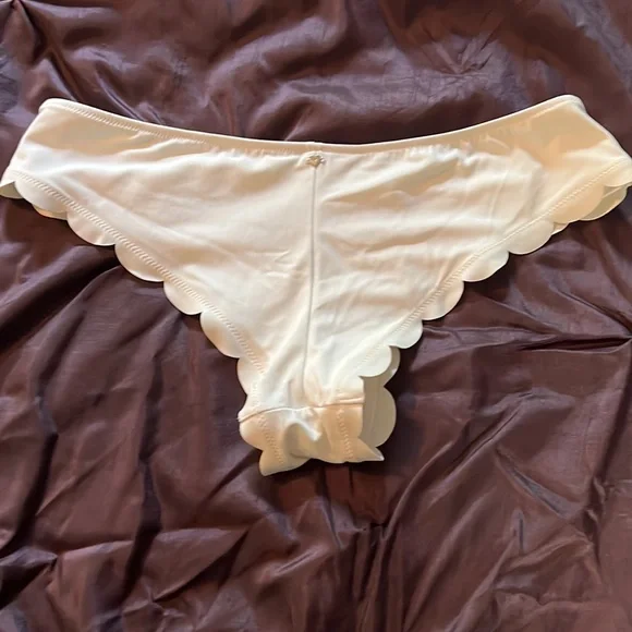 PINK! Ruffled bikini bottom - Picture 3 of 3